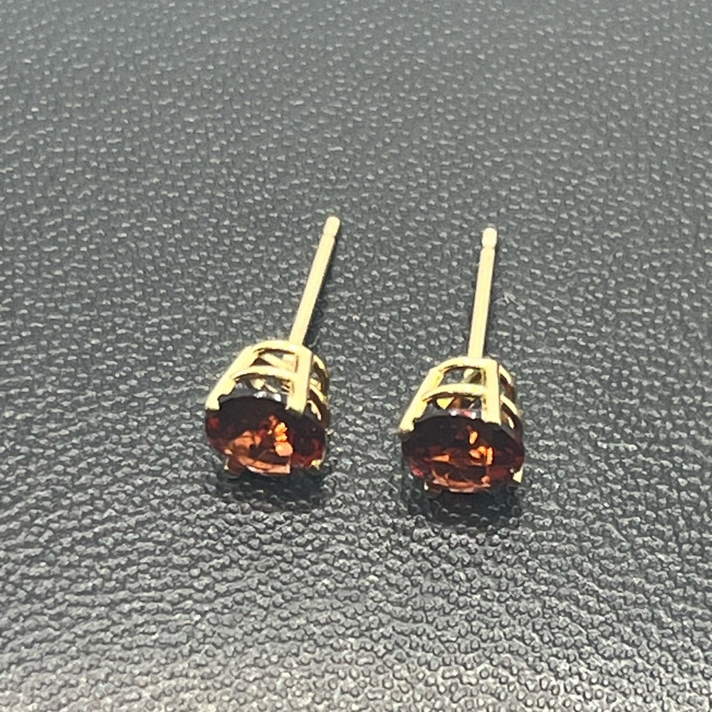 14k yellow gold red stone solitaire stud earrings 4 prong - Picture 16 of 16
